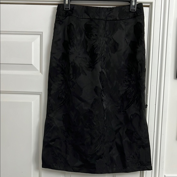 Dresses & Skirts - Elegant Black Women's Rose Skirt
